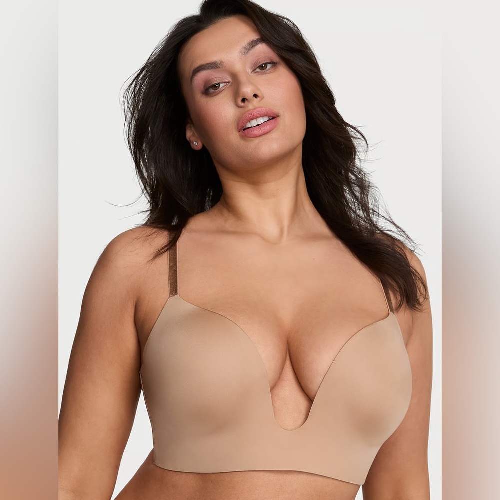 NEW! Victoria Secret Bare Plunge Low-Back Bra-36B